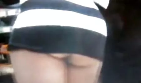 素敵なお尻の性交を持つ黒のハゲの女性。 無料 エロ 動画 沢井