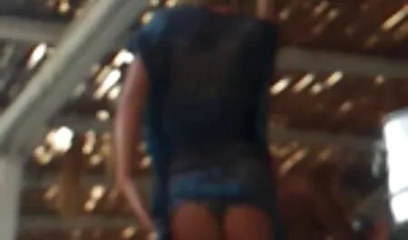 カップルは鋳造にクソ。 エロ 女 の 動画
