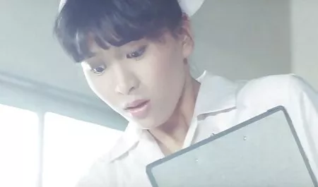 寝室の彼女の夫からのケース。 女性 動画 アダルト