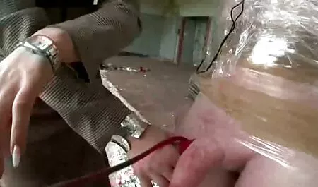 ちょうどストリップショーをやった。 アダルト 女性 向け 動画