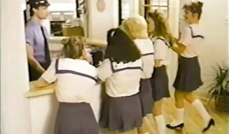 Sasha av 女性 専用 無料 Sparouは初めて彼女のお尻を犯す。