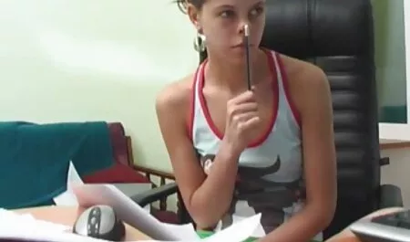 ロシアの女の子のEvaを示すと滑り. エロメン 動画 無料