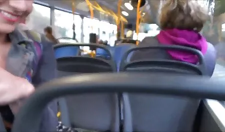 男はバスルームで黒人女性をファックします。 鈴木 一徹 えろ 動画