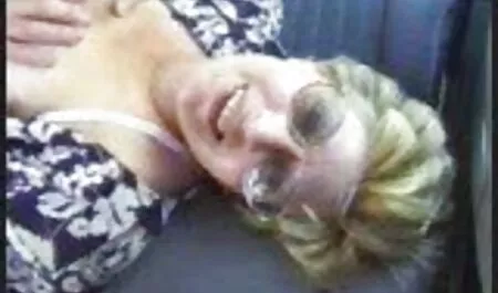 義理の娘は、ベッドの中で朝に義父を犯した。 女 の アダルト 動画