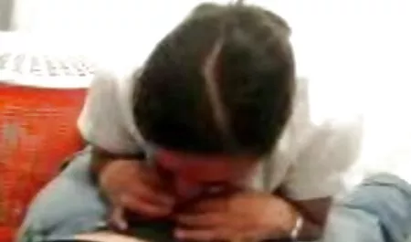 教師は車の中で学生とセックスしています。 鈴木 いってつ 無料 動画