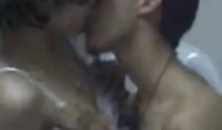 健康である黒人男性のディックにブロンド。 女性 の 為 の av 無料 動画