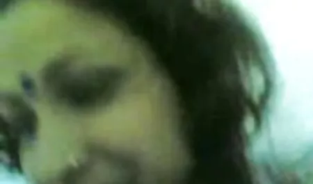 あなたのおっぱいとコックを披露。 えろ 動画 女性 向け