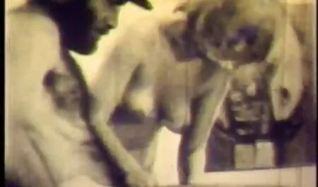 ハゲは穴に茶色の髪を持っています。 鈴木 一徹 h 動画