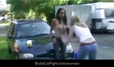 トランスとカップルとのセックス。 女性 向 アダルト 動画