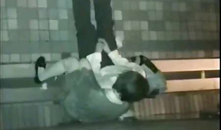 塗りつぶされた顔のメイクで吸う。 鈴木 一徹 アダルト 動画
