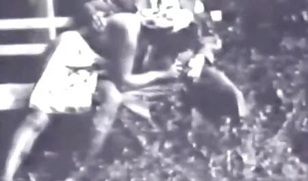 カーリー彼らはカメラの前で男と交尾する。 長身 女 エロ 動画
