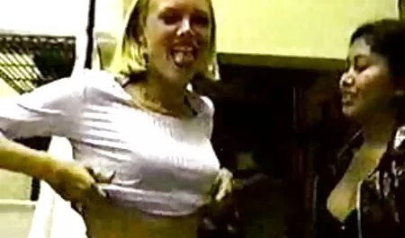 オフィスの中心にあるトリオ。 女性 専用 エロ ビデオ