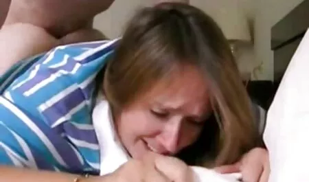 露出狂はテーブルの上に男をねじ込む。 女の子 の ため の 動画 エロ