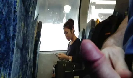 Stepmomは午前中に男のセックスを与えます。 女性 エッチ 動画