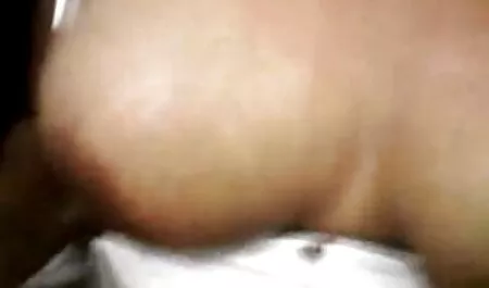 女の子の足に触れると手足が強くなります。 女性 向け セックス 動画
