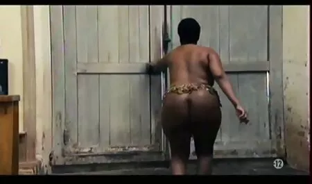 ウェイトレスはペニスの中に座っていた。 エロ 動画 ムーミン