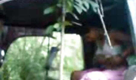 タイの女の子小さなコック。 女性 の ため の エロ 動画