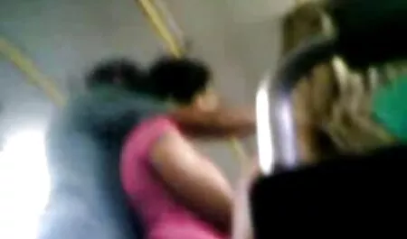 アナルセックスで薄い美しさをねじ込む黒人男性。 エッチ 動画 女の子