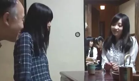 女の子が犯され、兼を取る。 エロ 動画 女性 おもちゃ