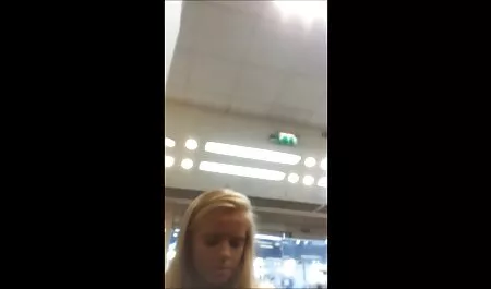 朝寝坊しているブロンドさん。 セクシー 動画 女性 向け