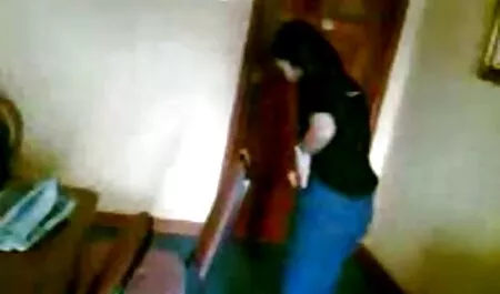 セルフィーは男とスカンクします。 エロ 動画 塾 女