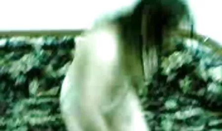 ソファの上で犯されるオイルのLesbo。 らぶ えっち 動画