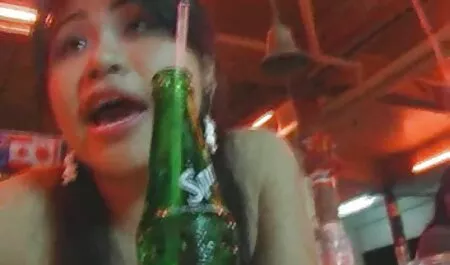 彼女の彼氏のガールフレンドと性交。 クンニ 動画 女性 向け