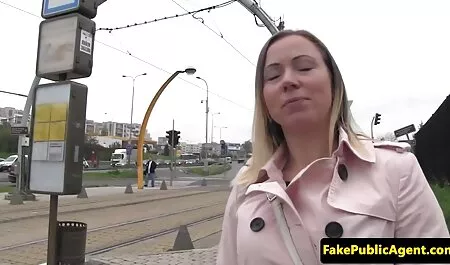 スペインの女性は、膣の中で舌を溶かします。 セックス 動画 無料 女性 向け